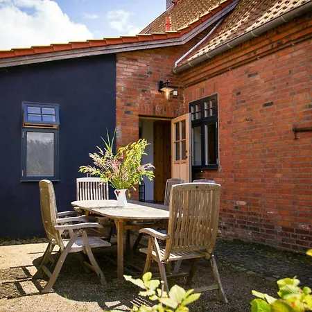 Idyllic Between Hamburg And Berlin Nyaraló Kloster Tempzin